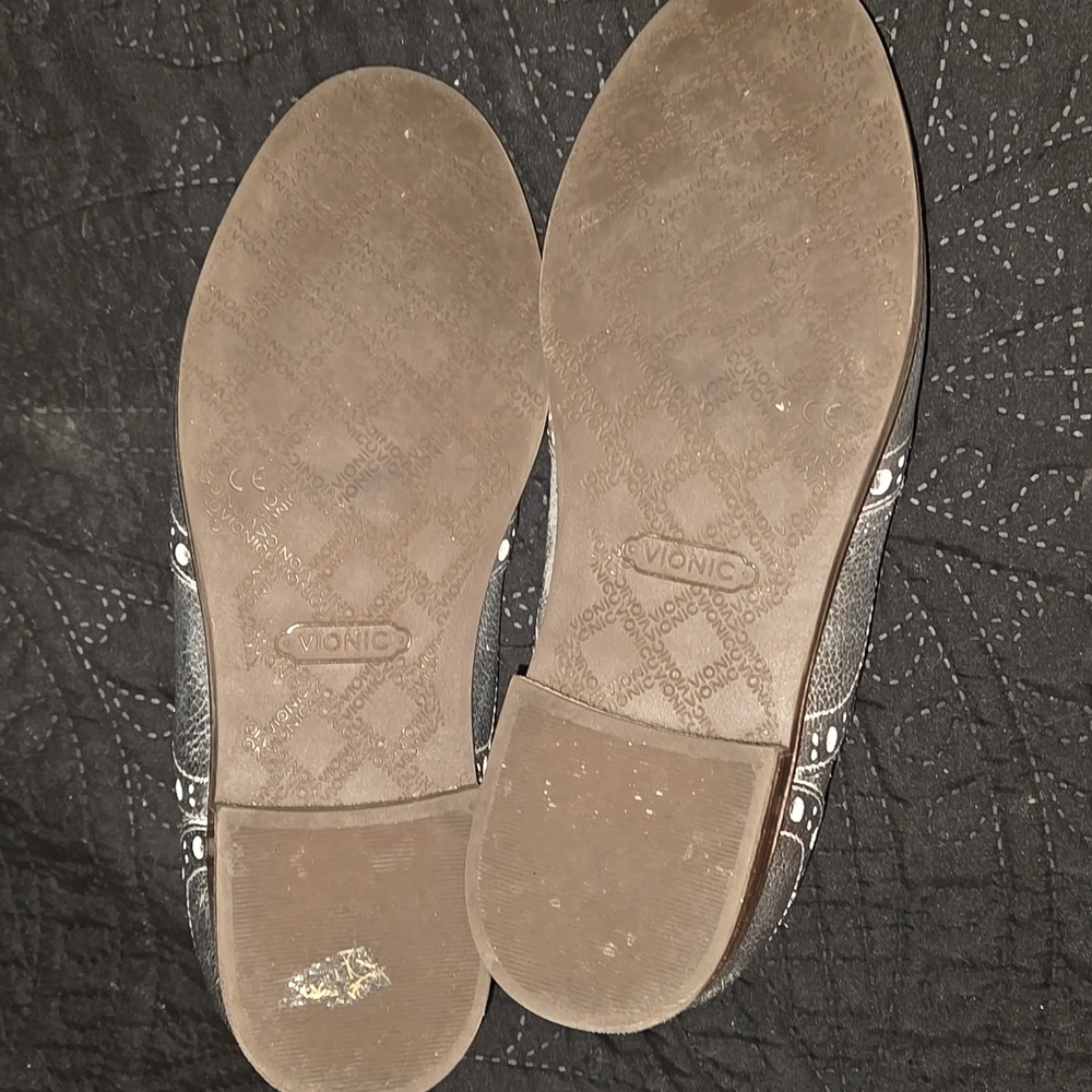 Vionic Silver Oxfords - image 7